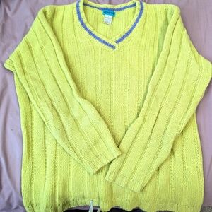 Airport Large Green 100% Wool Sweater